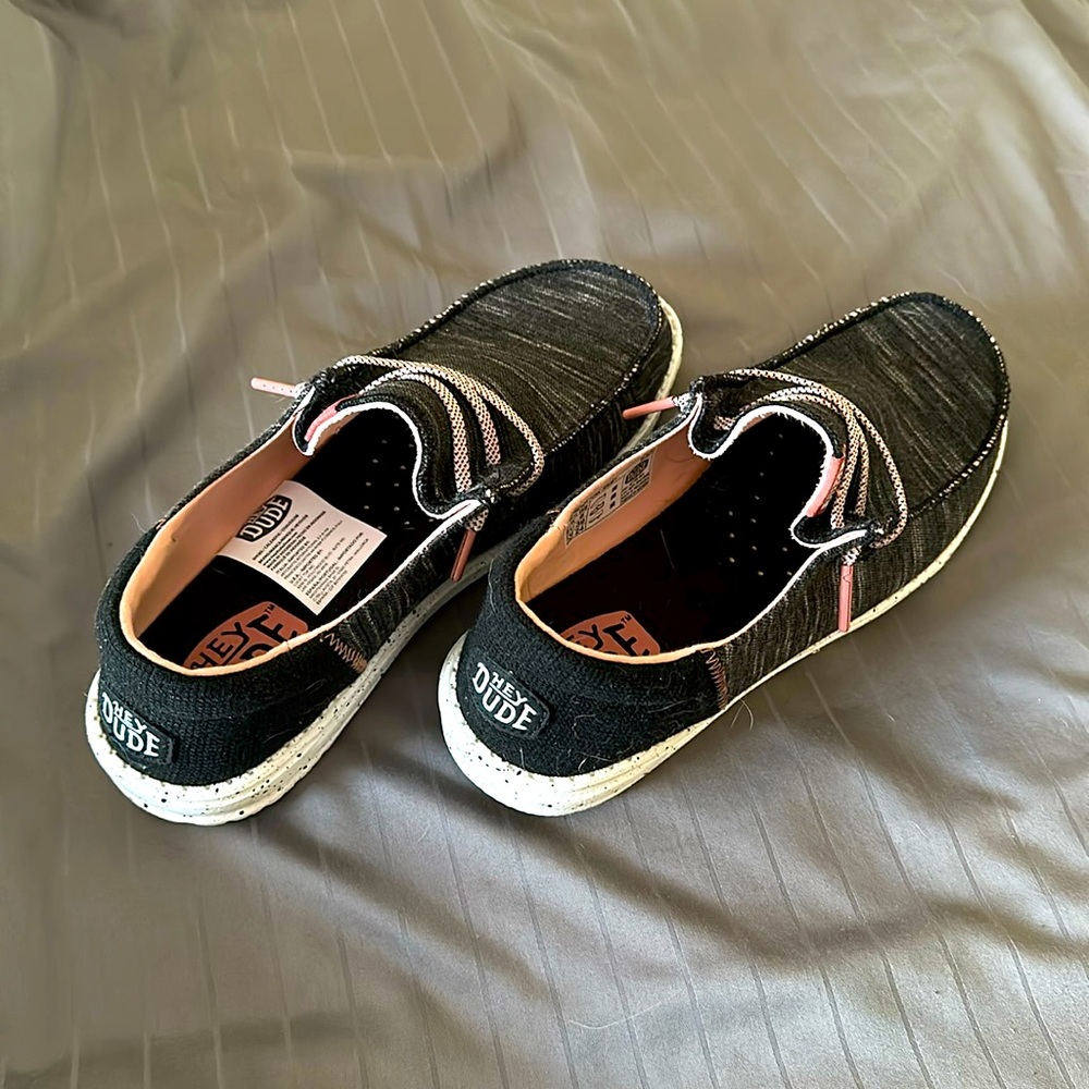 Like new Hey Dudes !